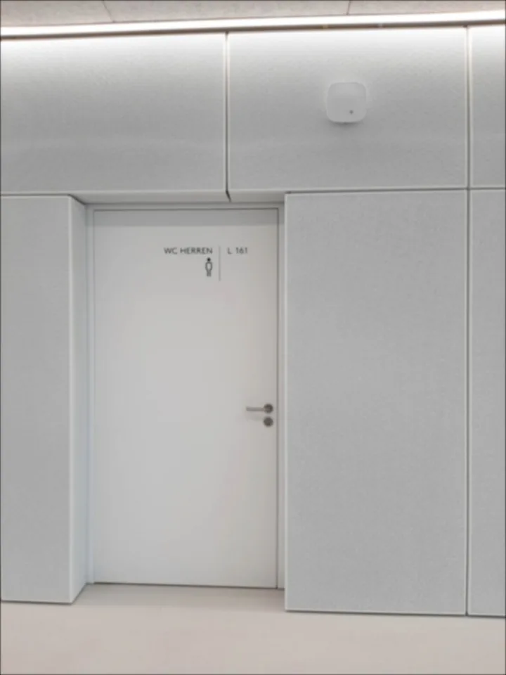 Türbeschriftung WC Herren L 161 mit Piktogramm, OTH Regensburg Neubau Architektur